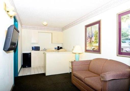 фото отеля Rodeway Inn And Suites Haines City