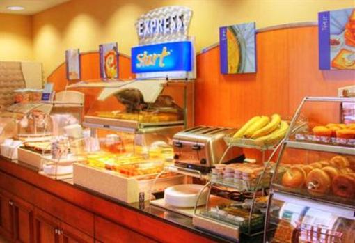 фото отеля Holiday Inn Express Lawrence Andover