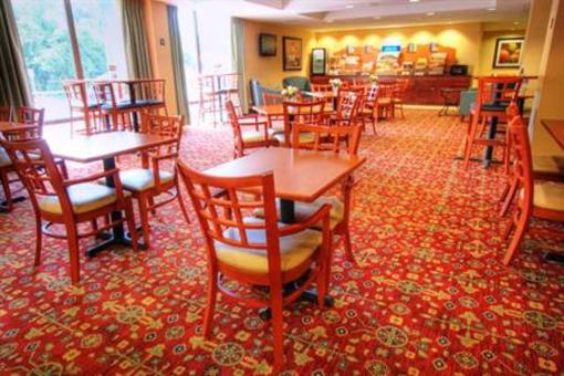 фото отеля Holiday Inn Express Lawrence Andover