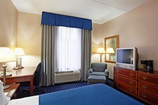 фото отеля Holiday Inn Express Lawrence Andover