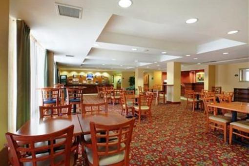 фото отеля Holiday Inn Express Lawrence Andover