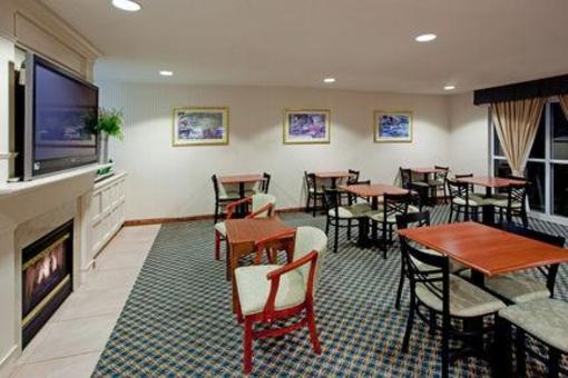 фото отеля Holiday Inn Express Martinsburg North