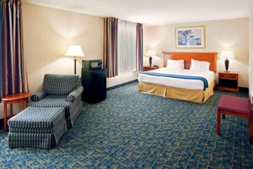 фото отеля Holiday Inn Express Martinsburg North
