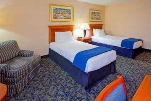 фото отеля Holiday Inn Express Martinsburg North
