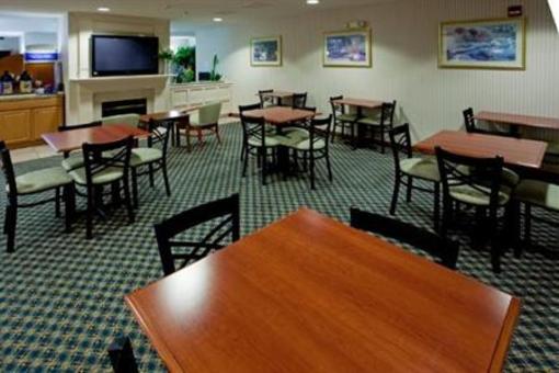 фото отеля Holiday Inn Express Martinsburg North
