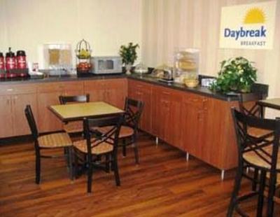 фото отеля Days Inn West Plymouth (Minnesota)