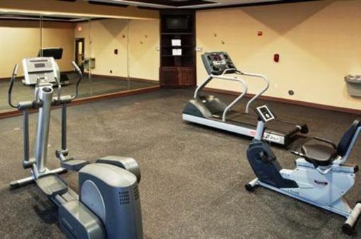 фото отеля Holiday Inn Express Hotel & Suites Buda