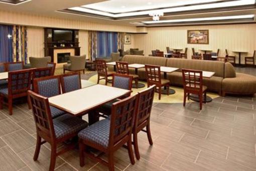 фото отеля Holiday Inn Express Hotel & Suites Buda