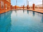 фото отеля Holiday Inn Express Hotel & Suites Buda