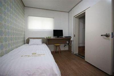 фото отеля K-Pop Guesthouse Seoul Station