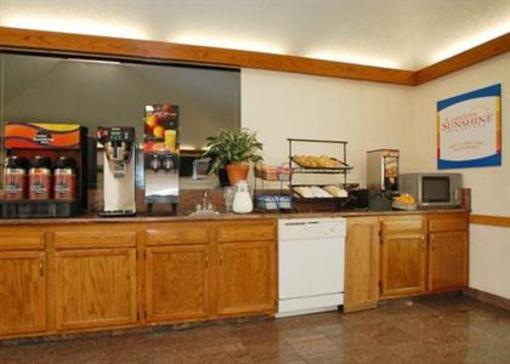 фото отеля Comfort Inn And Suites Streetsboro