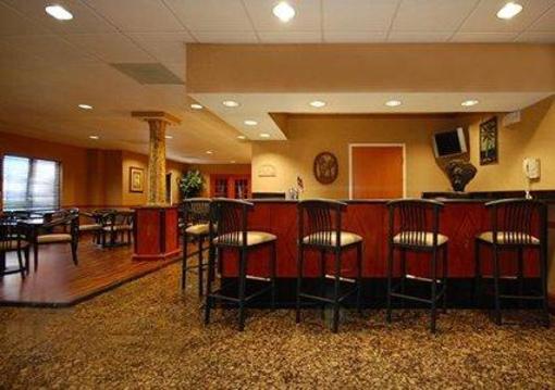 фото отеля Comfort Suites at Harbison