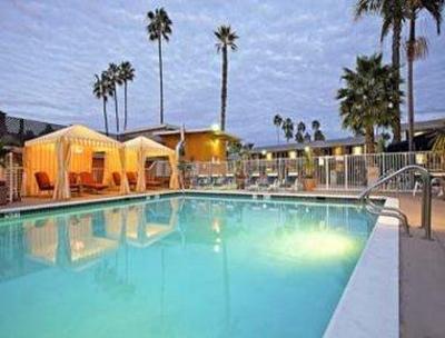 фото отеля Travelodge San Diego Mission Valley