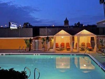 фото отеля Travelodge San Diego Mission Valley