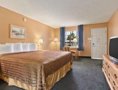 фото отеля Travelodge San Diego Mission Valley