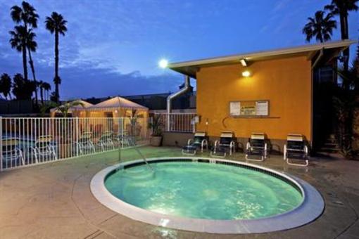 фото отеля Travelodge San Diego Mission Valley