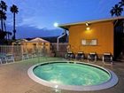 фото отеля Travelodge San Diego Mission Valley