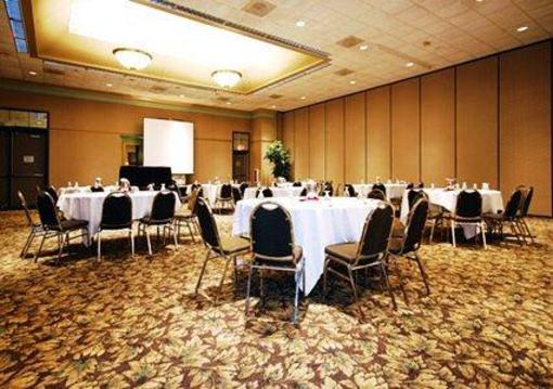 фото отеля Clarion Hotel Airport Milwaukee