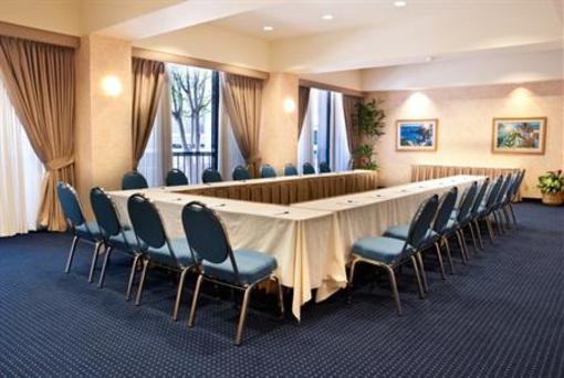 фото отеля Best Western Plus Inn by the Sea