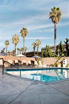 фото отеля Best Western Plus Inn by the Sea