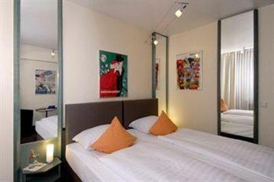 фото отеля Monopol Hotel Dusseldorf