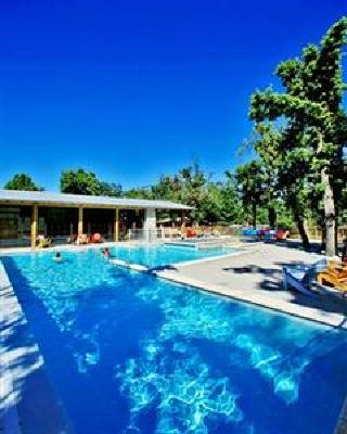 фото отеля Albirondack Camping Lodge & Spa