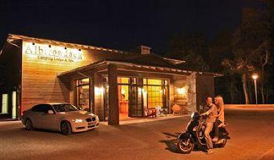 фото отеля Albirondack Camping Lodge & Spa