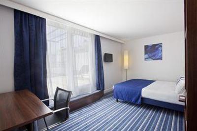 фото отеля Holiday Inn Express Marseille Saint Charles