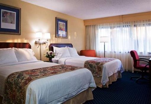 фото отеля Courtyard by Marriott Benton Harbor