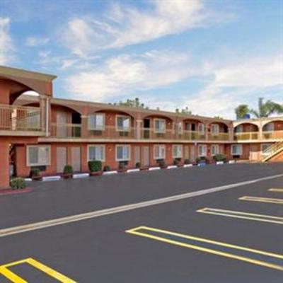 фото отеля Legacy Inn and Suites