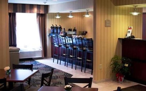 фото отеля Cobblestone Hotel & Suites
