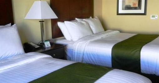 фото отеля Cobblestone Hotel & Suites