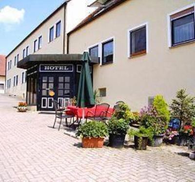 фото отеля Hotel und Reitsportzentrum Kreuth Heideck