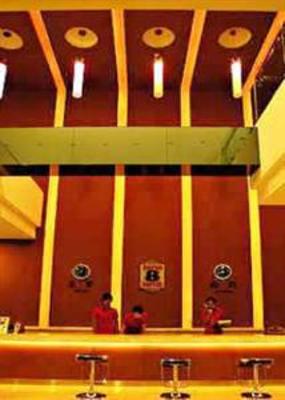 фото отеля Super 8 Urumqi Ba Yin He