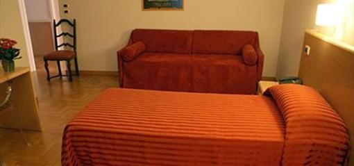 фото отеля Hotel La Ferte