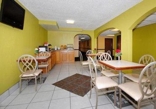 фото отеля Econo Lodge Carthage