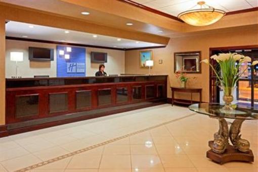 фото отеля Holiday Inn Express Stony Brook