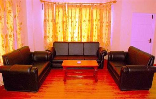 фото отеля Deepwoods Hotel Shimla