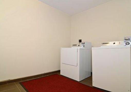 фото отеля Sleep Inn Henderson (North Carolina)
