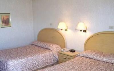 фото отеля Brunner's Inn & Suites