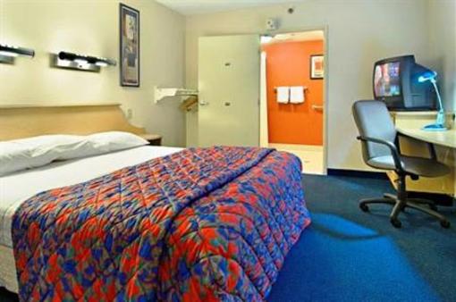 фото отеля Red Roof Inn Milford