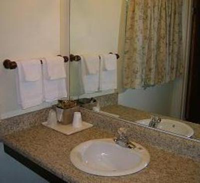 фото отеля Mountaineer Inn