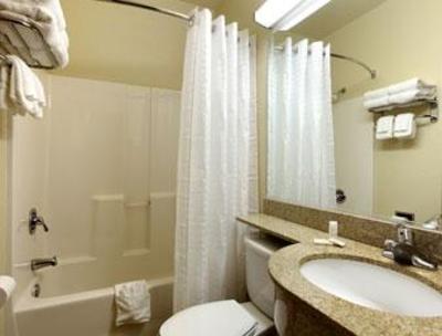 фото отеля Microtel Inn & Suites Zephyrhills
