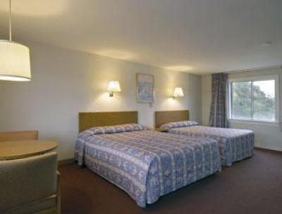 фото отеля Howard Johnson Inn Cape Cod West Yarmouth