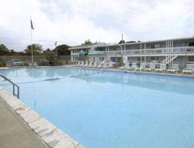 фото отеля Howard Johnson Inn Cape Cod West Yarmouth