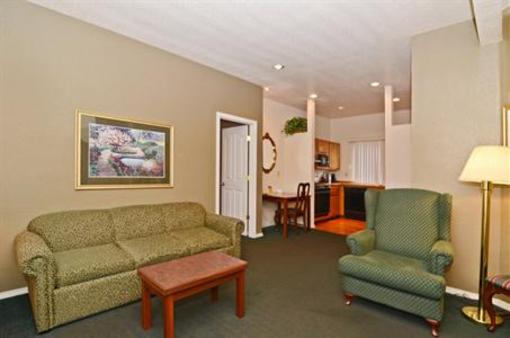 фото отеля BEST WESTERN Plus Salbasgeon Inn & Suites of Reedsport