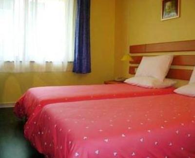 фото отеля Home Inn Guagnzhou Tee Mall