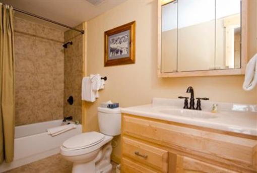 фото отеля Gondola Square Condominiums Steamboat Springs