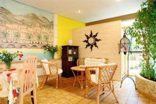 фото отеля Hotel Kyriad Menton