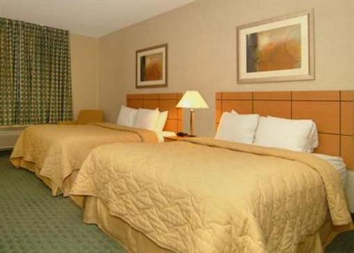 фото отеля Candlewood Suites Emporia